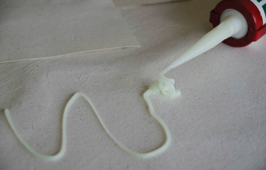 Silicone fotoluminescente che si illumina al buio - immagine 3